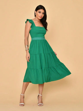 Vestido Midi Duna Lisa com Babado nas Mangas e Renda na Cintura