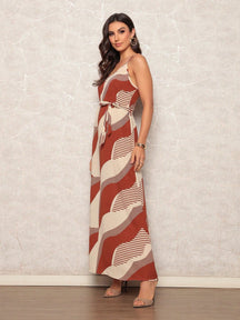 Vestido Suspensório Maxi Marrom com Estampa Geométrica