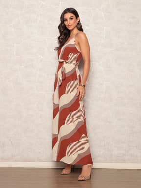 Vestido Suspensório Maxi Marrom com Estampa Geométrica